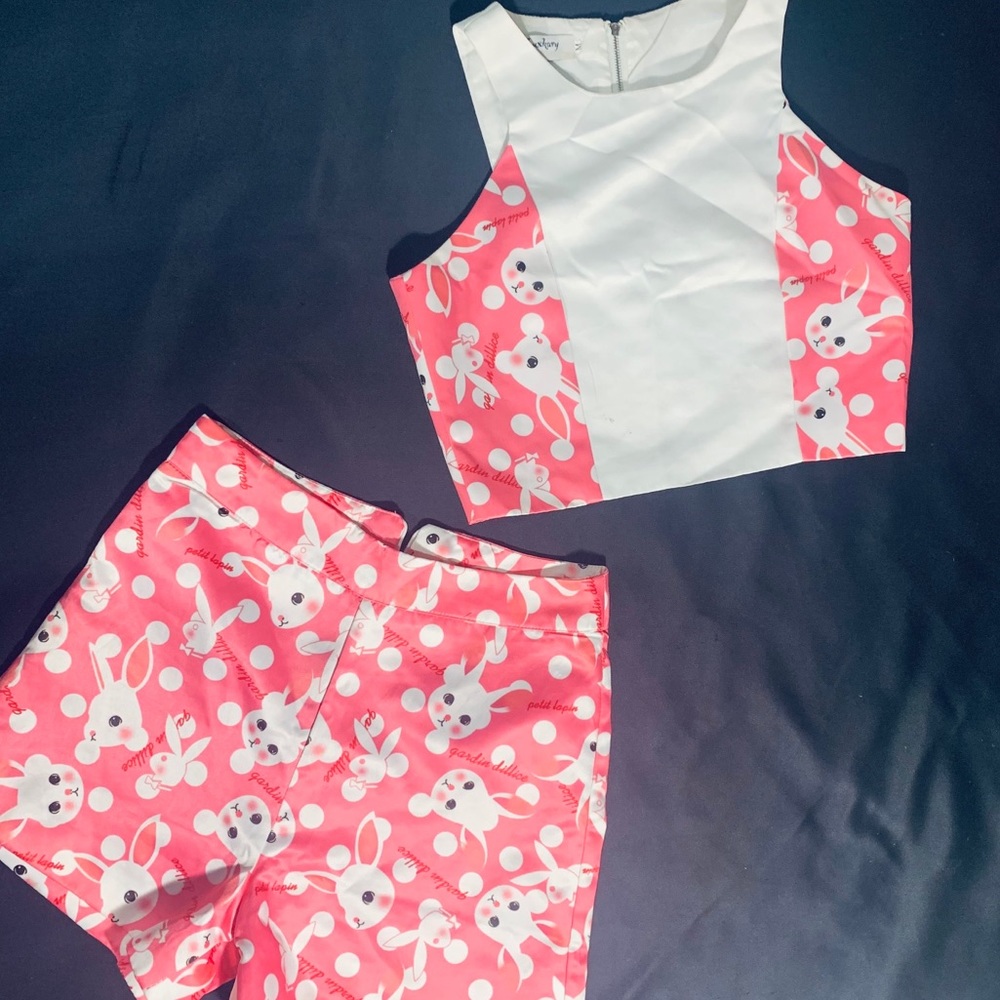 Matching shirt and shorts- pink & white bunnies